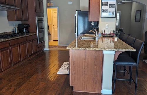 Visalia Casa | Charming 3-bedroom house with AC & WiFi in beautiful Visalia near National Parks