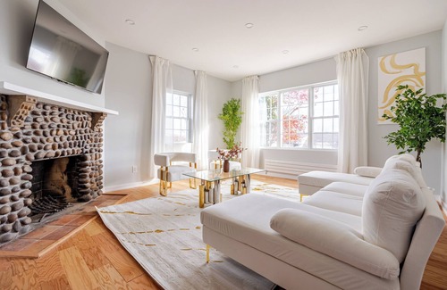 Southeast Yonkers Casa | Charming 3-bedroom house in Yonkers with AC, WiFi