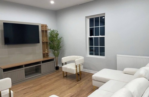 Southeast Yonkers Casa | Charming 3-bedroom house in Yonkers with AC, WiFi