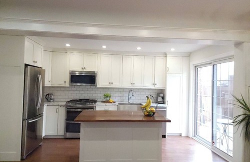 Barrie Casa | Charming 3-bedroom house with WiFi, AC in delightful Barrie