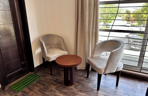 Lahore Casa | Charming 3-bedroom house with AC, WiFi in lively DHA Lahore