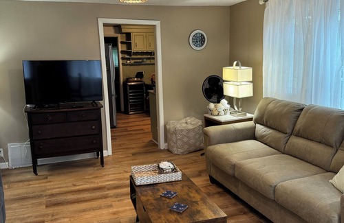Lake Erie Beach Casa | Charming 3-bedroom house with WiFi, spacious yard and close to Lake Erie Beach!