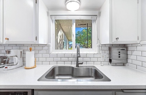 Raisin Casa | Charming 3-bedroom house with WiFi and AC in awesome Fresno