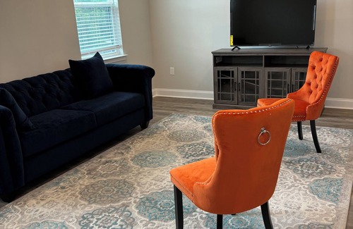 Kenner - Louis Armstrong International Airport Casa | Charming 3-bedroom house in fantastic Kenner with WiFi, AC
