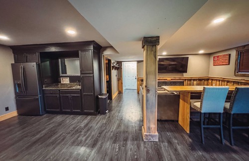 Logan Casa | Charming 3-bedroom house with AC and WiFi in the Hocking Hills