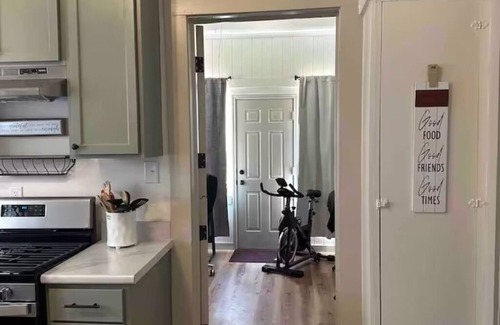 Lufkin Casa | Charming 3-bedroom house with WiFi, AC in welcoming Lufkin
