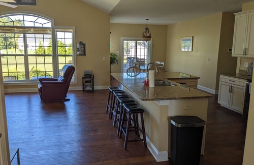 Milton Casa | Charming 3-bedroom house in Milton - 1 minute off route 1