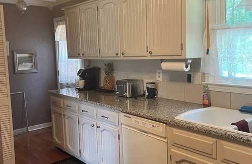 Tyrone Casa | Charming 3-bedroom house in Tyrone with WiFi and AC