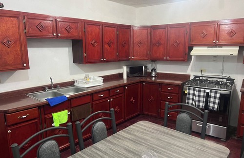 Tala Casa | Charming 3-bedroom house with WiFi, AC in welcoming Tala