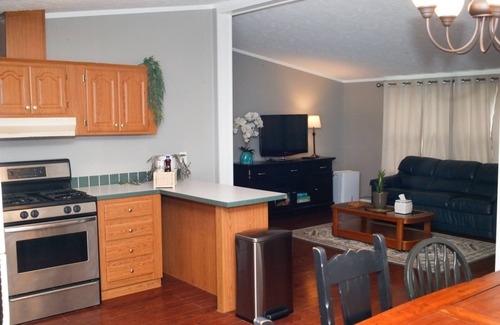Northport Casa | Charming 3 Bedroom in the heart of Leelanau County