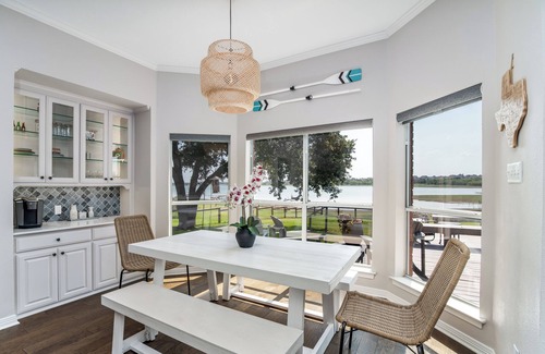 Frisco Casa | Charming 3-bedroom Lake Front house with beach access in Frisco