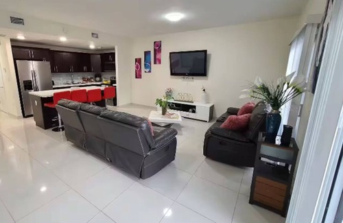 Princeton Casa | Charming 3-bedroom Modern House in Homestead Gateway from Orlando, Miami & Keys