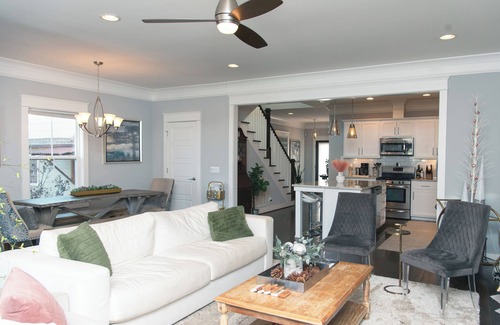 South Nashville Cabaña | Charming 3-bedroom plus loft cottage in Nashville's hottest neighborhood