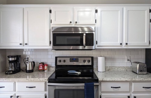 Jackson Casa | Charming 3-Bedroom Retreat with Fenced Yard & Fire Pit in North Jackson