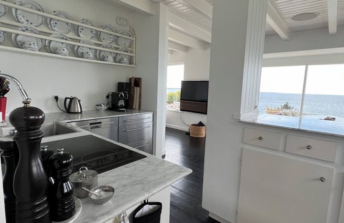 Kalundborg Cabaña | Charming 3-bedroom Seaside Cottage