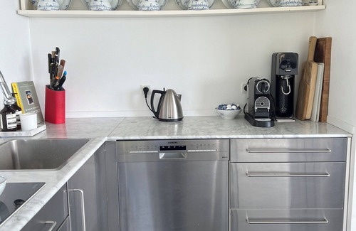 Kalundborg Cabaña | Charming 3-bedroom Seaside Cottage