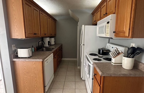 Greensburg Casa | Charming 3-bedroom townhome with AC and WiFi in Greensburg