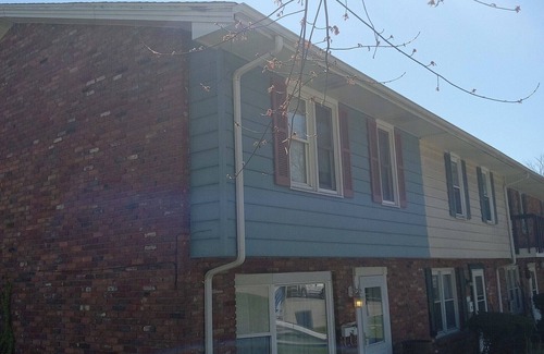Greensburg Casa | Charming 3-bedroom townhome with AC and WiFi in Greensburg
