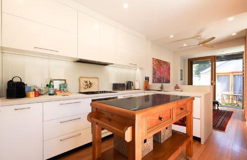 Glebe Casa | Charming 3-Bedroom Terrace in the Heart of Glebe