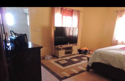 Kanifing Casa | Charming 3-bedroom townhome with WiFi and AC in lovely Kanifing