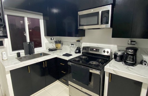 Bouvet Island Casa | Charming 3-bedroom townhome in enchanting La Ceiba with WiFi, AC, fitness room
