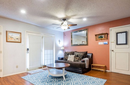 Bedford Casa | Charming 3-bedroom Townhome with Indoor Fireplace