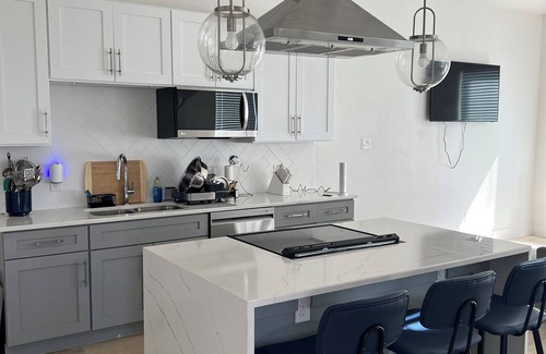 Dallas Casa | Charming 3-bedroom townhome in fantastic Dallas with AC