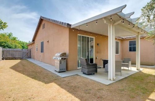 Rosedale Casa | Charming 3-bedroom house in lovely Bakersfield with WiFi, AC