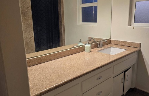 Oildale Casa | Charming 3-bedroom 2 Bath house with WiFi and AC/Heat and Pool in Bakersfield