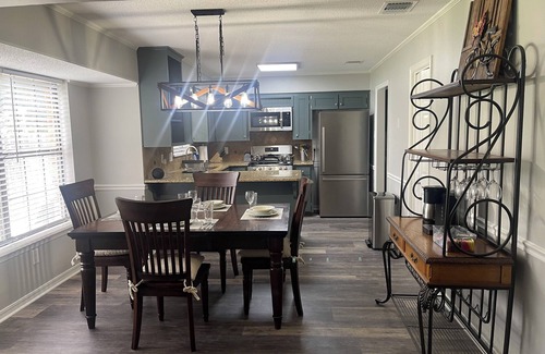 Bossier City Casa | Charming 3-bedroom with sunroom house in Bossier City with AC, WiFi