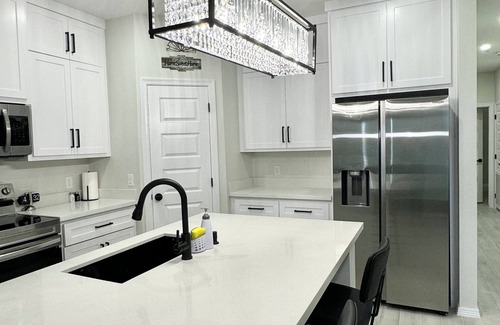 Brownsville Casa | Charming 3-bedroom house in Brownsville minutes away from SpaceX!