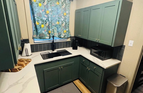 East Camden Casa | Charming 3-bedroom house w/WiFi, close to Highland Industrial Park- East Camden