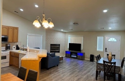Frazier Park Casa | Charming 3-bedroom house with AC and WiFi in welcoming Frazier Park