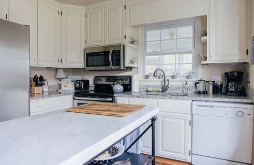 Gordonsville Cabaña | Charming 3-bedroom Farm Cottage: Relax, Unwind, and Explore Gordonsville, VA