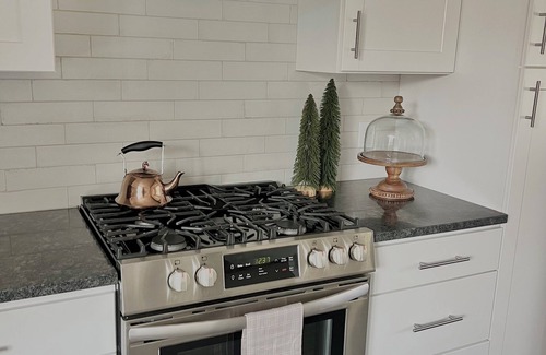 Suplee Casa | Charming 3-bedroom house with fenced in dog yard and playground and hottube