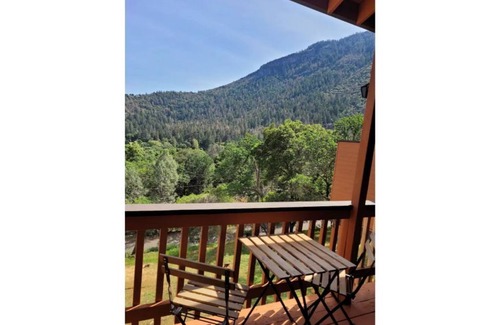 Kelseyville Casa | Charming 3 Bedroom Home with Lake & Mountain Views