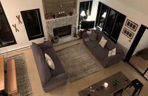 White Haven Chalet De Esquí | Charming 3-bedroom chalet with Loft. Classic skin-in/out, Jack Frost Golf Resort