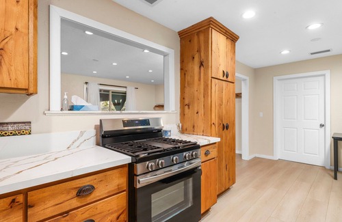 Lake Hughes Casa | Charming 3-bedroom house with WiFi, AC in lovely Lake Hughes