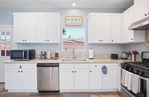 Garden Grove Casa | Charming 3-bedrooms house close to Disneyland