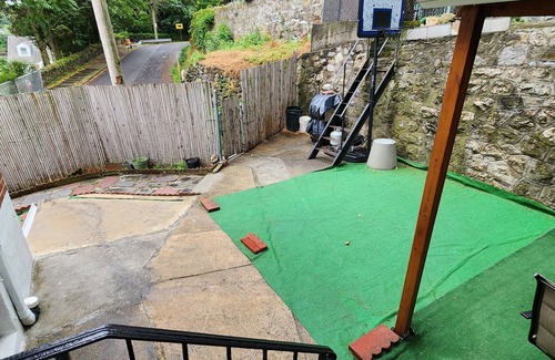 South Side Casa | Charming 3-bedroom house with WiFi free parking