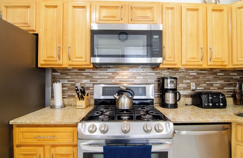 North Bergen Apartamento | Charming 3-bedroom apartment