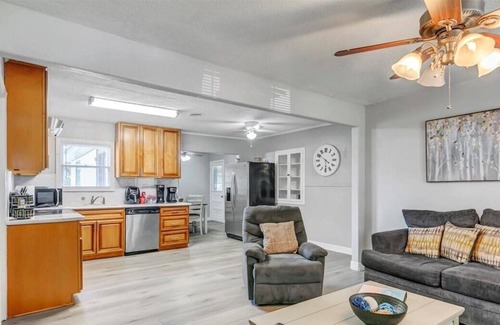 Port Neches Casa | Charming 3 bedroom home in Port Neches
