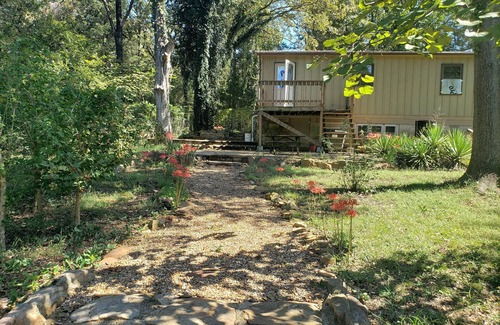 Russellville Casa | Charming 3-bedroom house, WiFi, AC, in tranquil beautiful Russellville near Lake