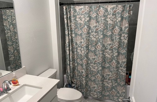 St. Cloud Casa | Charming 3-bedroom house in Saint Cloud with WiFi and AC