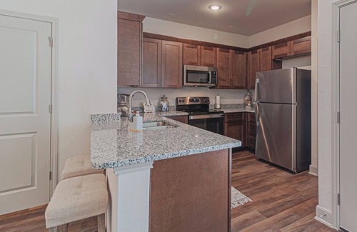 San Antonio Casa | Charming 3-bedroom townhome in San Antonio with WiFi and AC