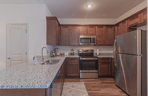San Antonio Casa | Charming 3-bedroom townhome in San Antonio with WiFi and AC