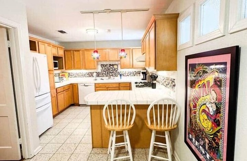 Terrell Heights Casa | Charming 3-Bedroom Getaway | Sleeps 6 | Cozy