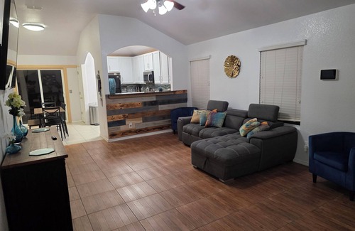 San Antonio Casa | Charming 3-bedroom house in San Antonio best location for food, fun and shopping