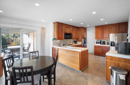 Lower Bal Casa | Charming 3-bedroom house in terrific San Leandro with AC, WiFi