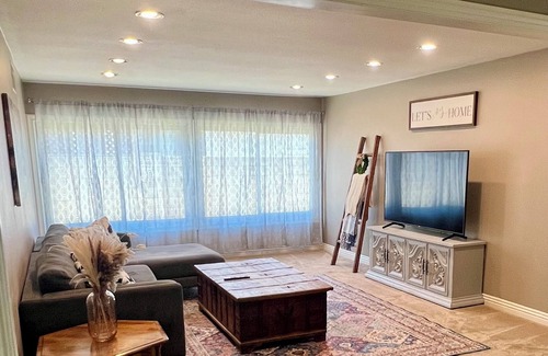 Simi Valley Casa | Charming 3-bedroom house in Simi Valley with AC, WiFi